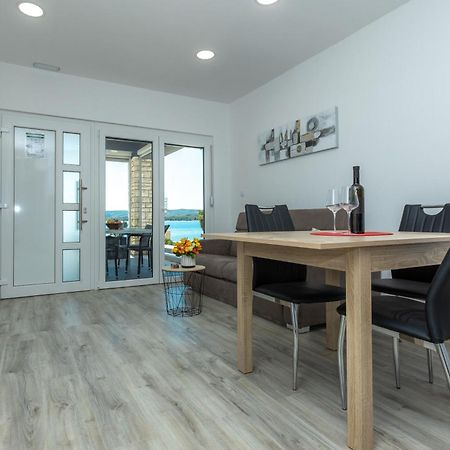 Apartments Maris Sveti Filip i Jakov Rom bilde