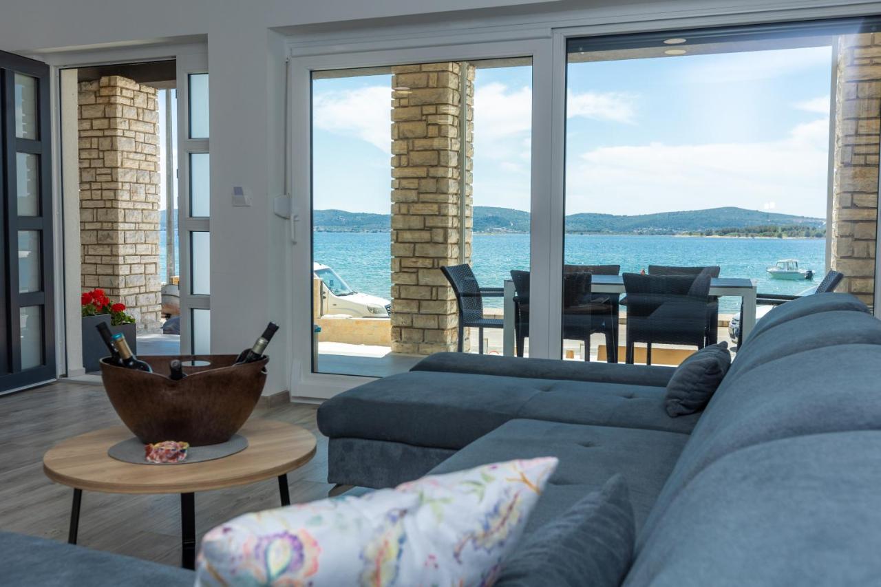 Apartments Maris Sveti Filip i Jakov Eksteriør bilde